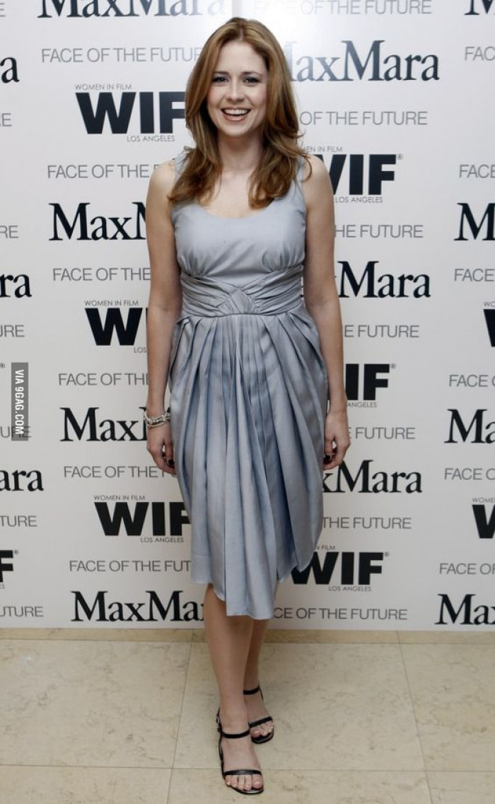 Jenna Fischer classy look